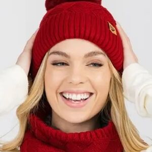 Red fleece lined detachable pom-pom beanie and scarf set